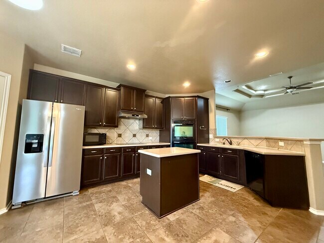 Building Photo - 8018 Grissom Crest