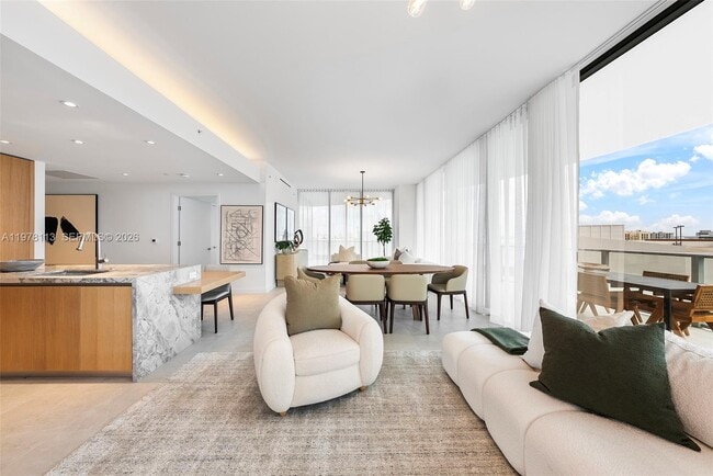 Building Photo - 500 Alton Rd