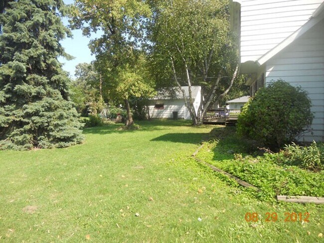 Building Photo - 114 N Erie St