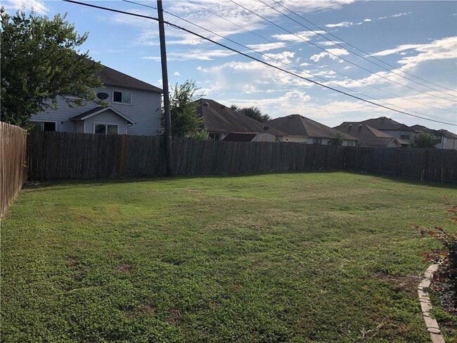 Building Photo - 1304 Water Spaniel Way
