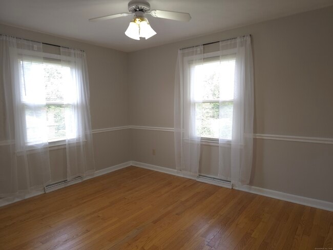 Building Photo - 523 Overlook Dr