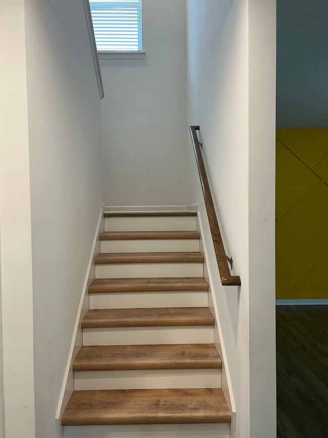 Building Photo - 1610 River Poppy Road