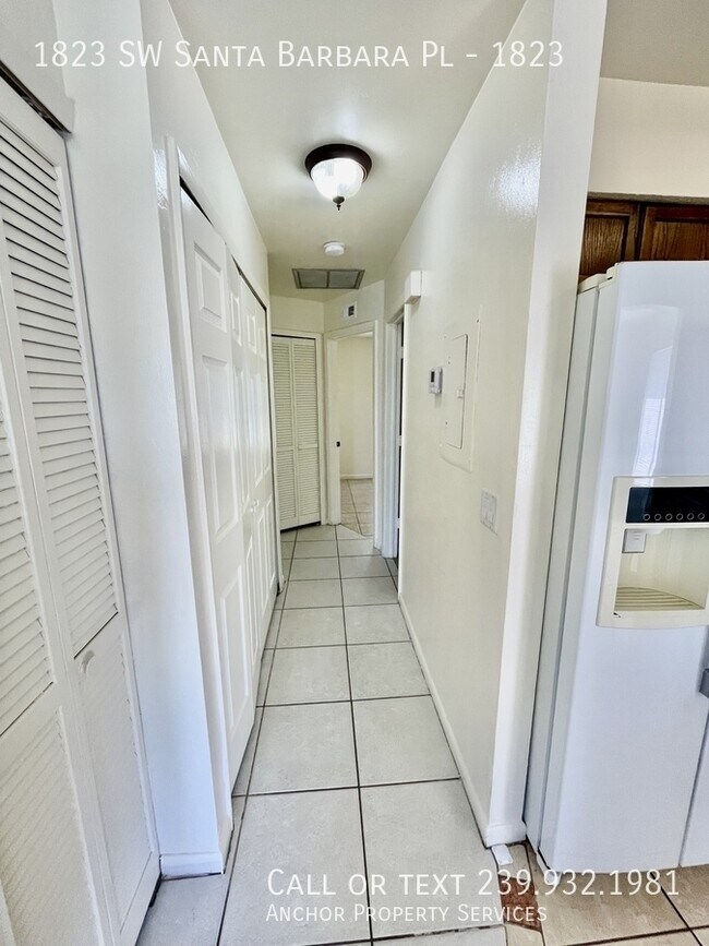 Building Photo - 1823 SW Santa Barbara Pl