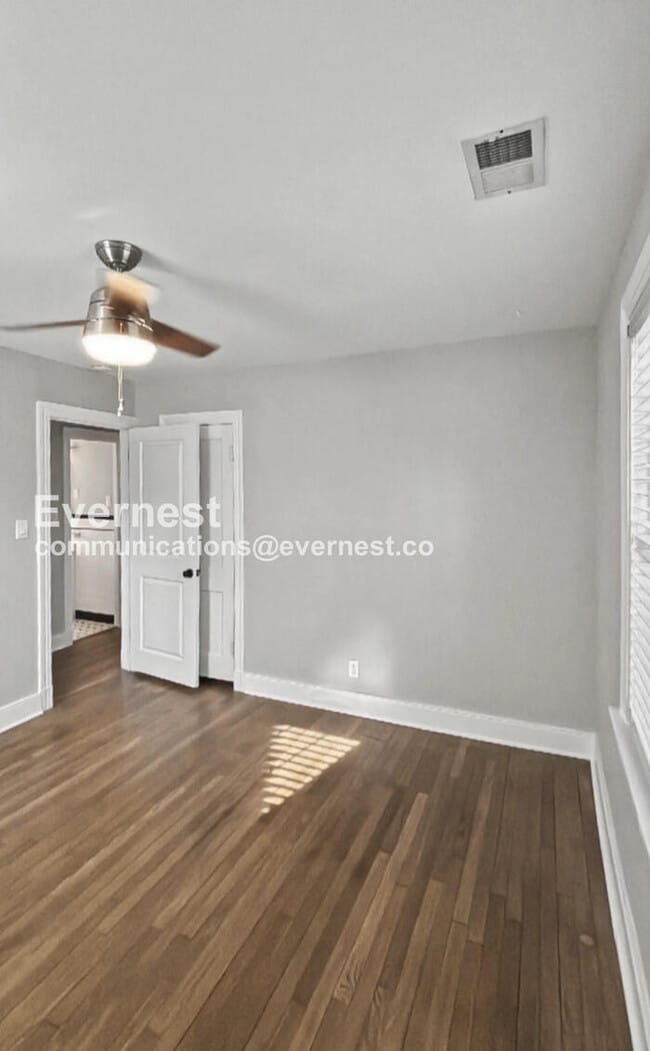 Building Photo - Museum District Charm Meets Modern Living / 3 bd & 2 ba / Availabe Now!