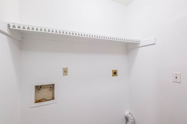 Building Photo - 5005 Georgi Ln