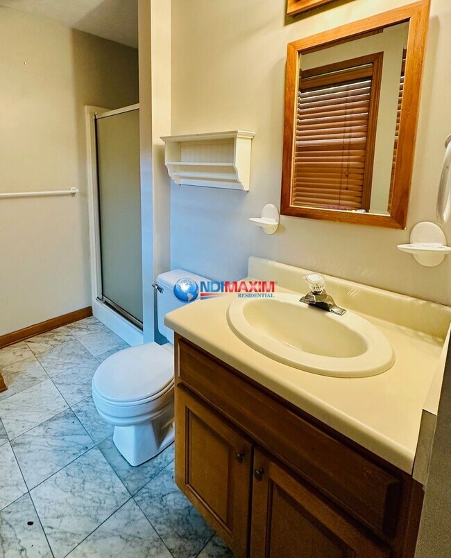 Building Photo - Nice spacious 4-bedroom house in Duluth
