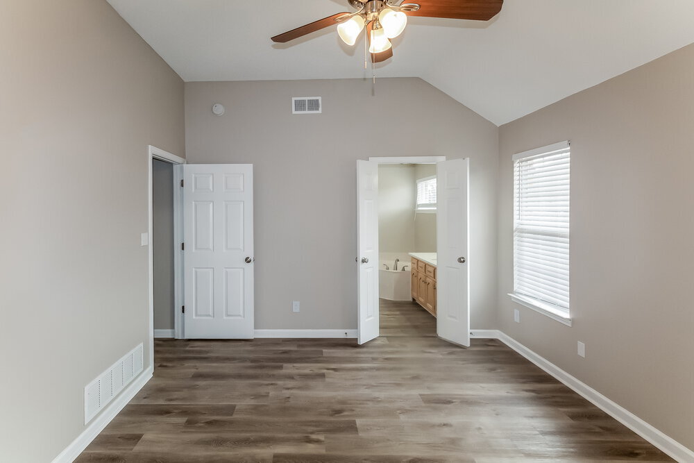 Building Photo - 5863 Stafford Dr