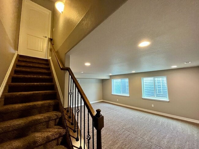 Building Photo - 1843 Ruddlesway Dr