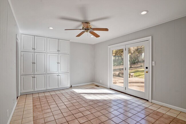 Building Photo - Convenient 3BR/2BA in Homewood on dead-end street