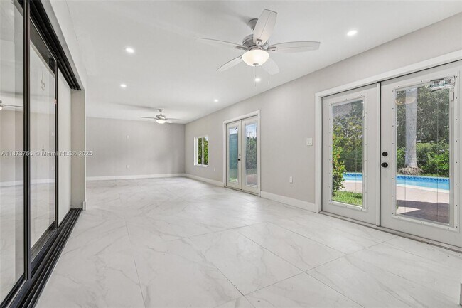 Building Photo - 20 W Tropical Way