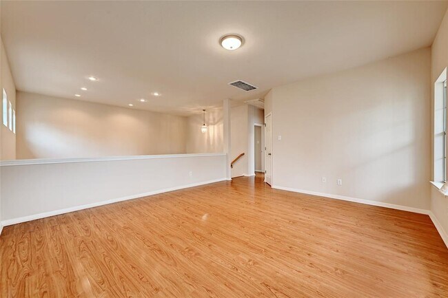 Building Photo - 411 W St Elmo Rd