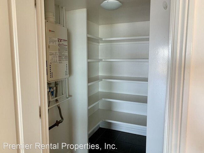 Building Photo - 2234 Brant St