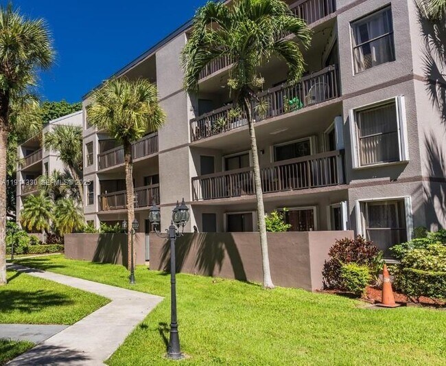 Building Photo - 8810 SW 132nd Pl