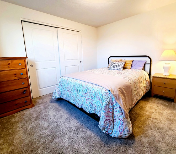 Building Photo - 8295 Diamond Point Cir NE