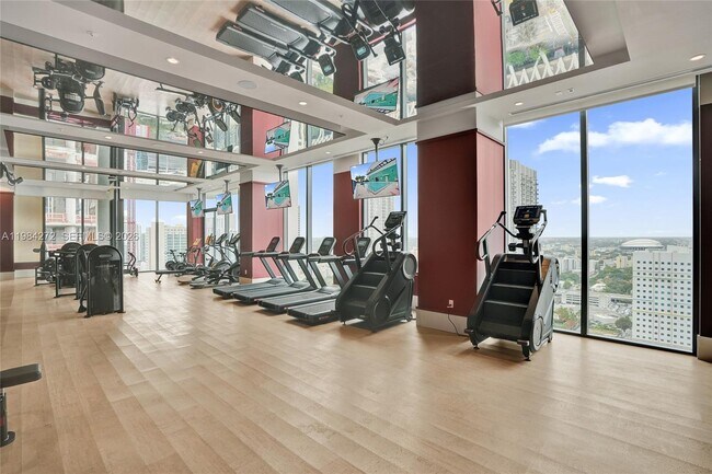 Building Photo - 11 NE 6th St