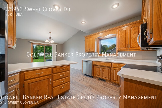 Building Photo - W5943 Sweet Clover Dr