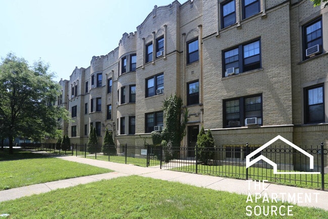 Building Photo - 1948 W Wilson Ave