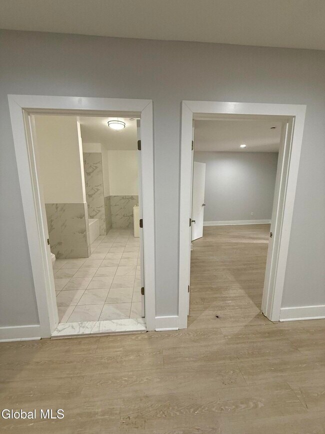 Building Photo - 5 Broadway