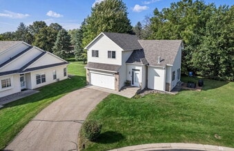 Building Photo - Elegant 3-Bed Single Family with Fireplace & Hardwood Floors in Shakopee – 2345 Sq Ft of Comfort