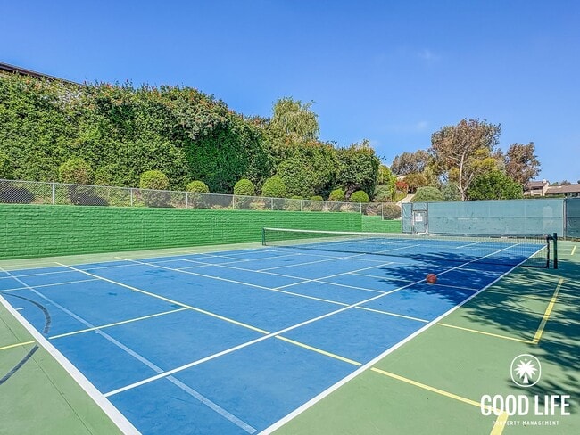 Building Photo - Spacious 3BD/2BA Home in Carlsbad with Community Pool, 2-Car Garage & In-Unit Laundry