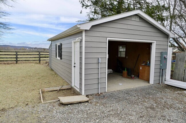 Building Photo - 37 Van Dyke