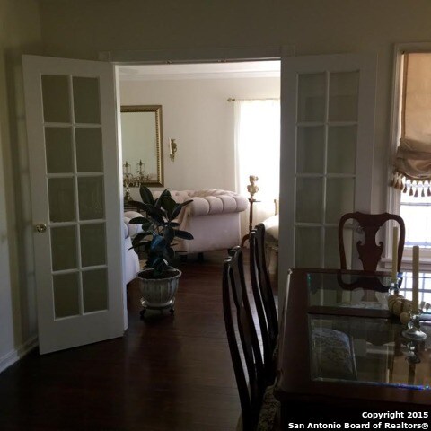 Building Photo - 414 Elmwood Dr