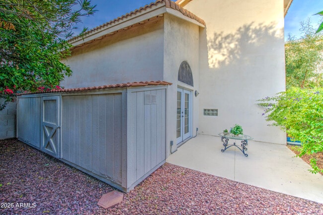 Building Photo - 2201 E Tahitian Way