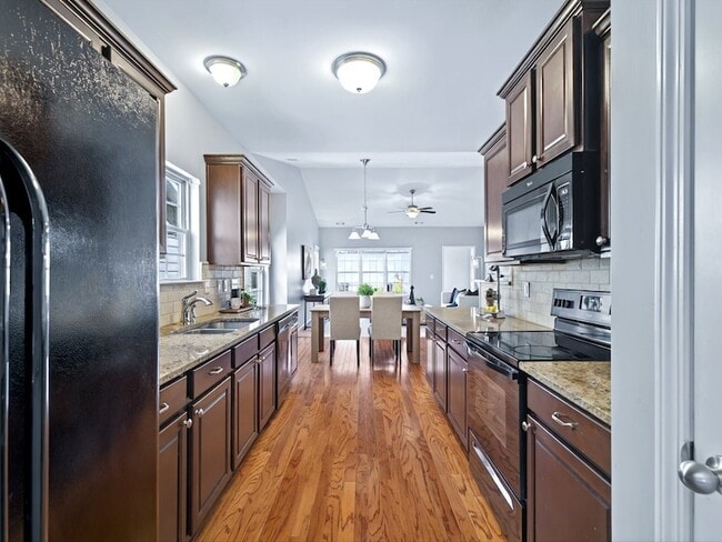 Building Photo - 2438 Arden Village Dr