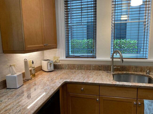 Building Photo - 30 Whistler Ct