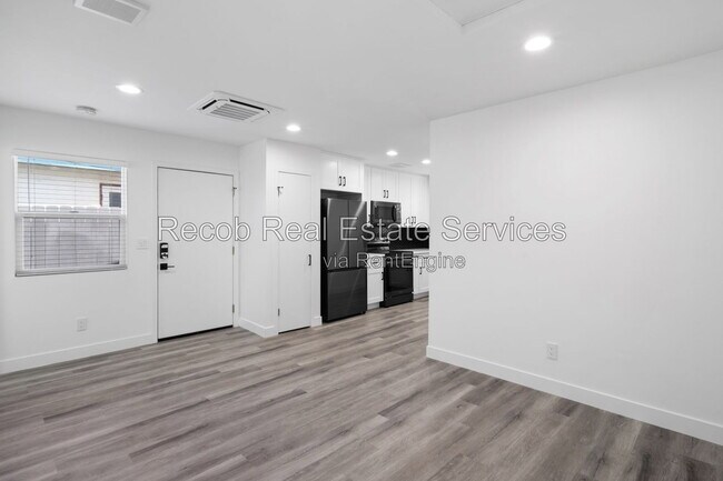 Building Photo - 6644 Rockglen Ave