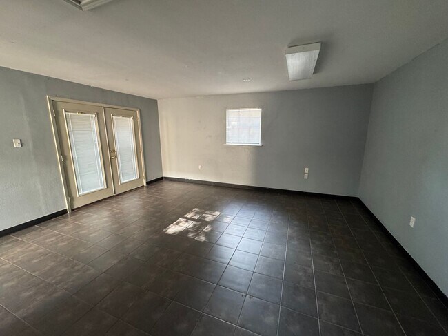 Building Photo - 2232 N 41st St