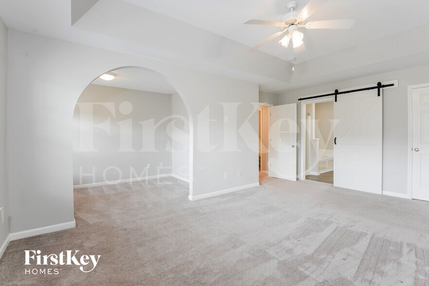 Building Photo - 6698 Knob Hill Ct