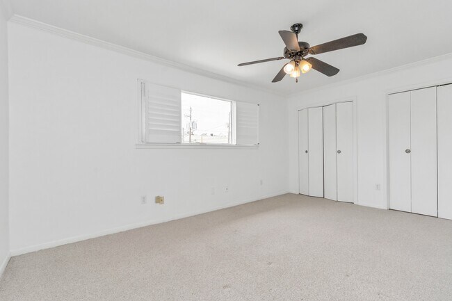 Building Photo - 3934 Roseland St