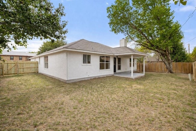 Building Photo - 1006 Cottonbowl Dr