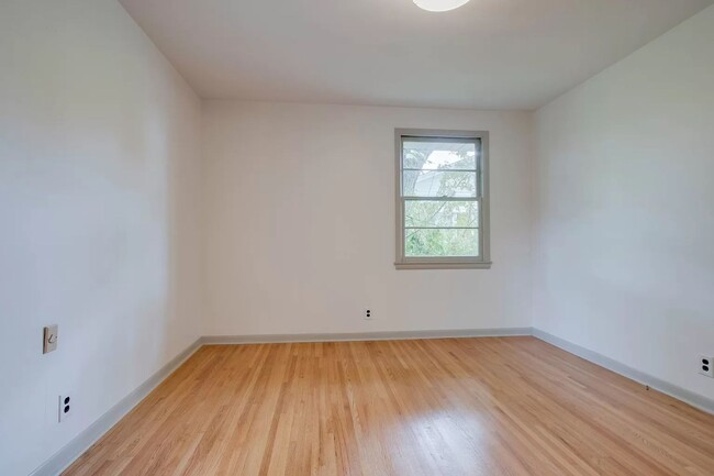Building Photo - Cute 3BR Ranch in the Heart of Nashville