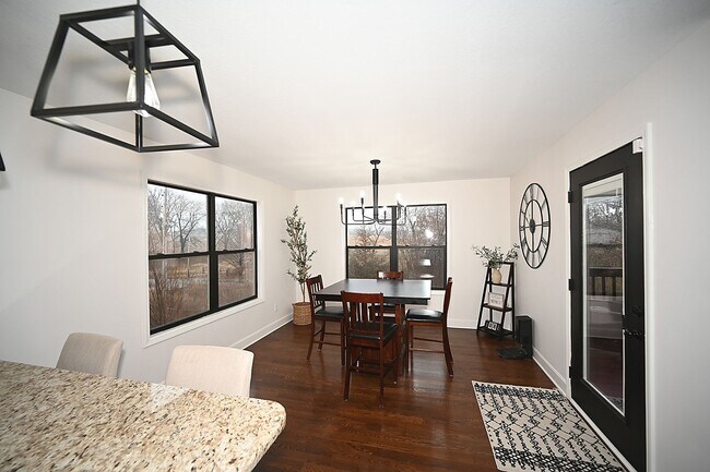 Building Photo - Beautiful 4 Bedroom, 3 Bath, Single Family...