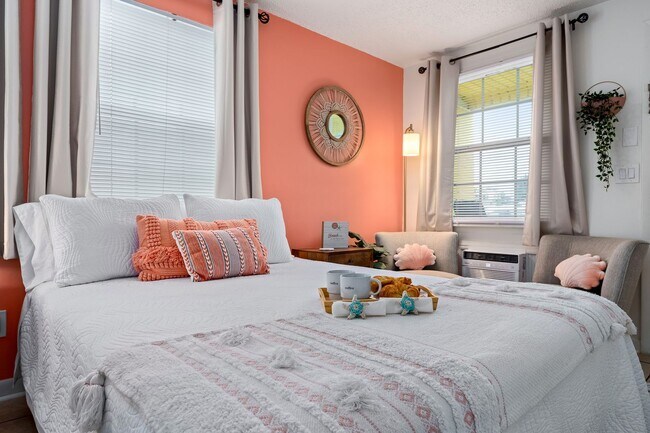 Building Photo - 6 Palmetto Dr