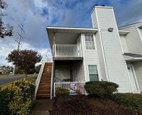 Building Photo - 2 Bedroom, 1 Bath in Virginia Beach