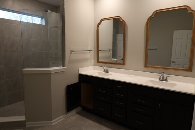 Building Photo - 2951 Daylily Dr