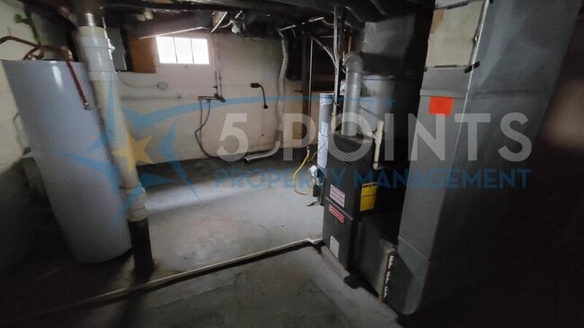 Building Photo - 3058 W 116th St