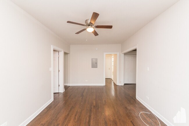 Building Photo - 1357 W Touhy Ave