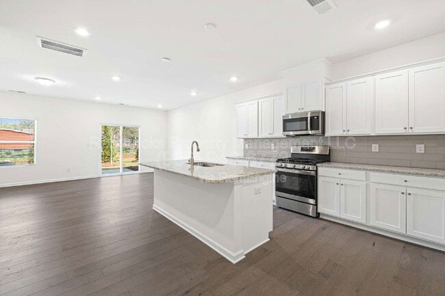 Building Photo - 2881 Yeager Dr NW