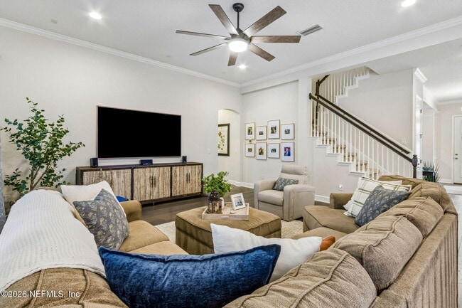 Building Photo - 209 Manor Ln