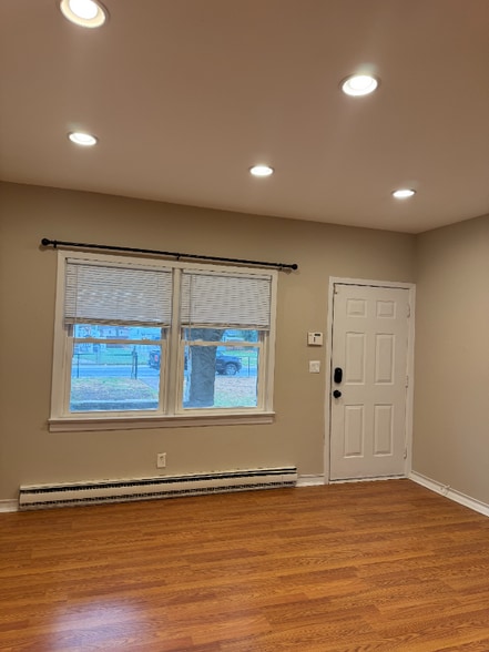 Building Photo - 53 Maple Ave