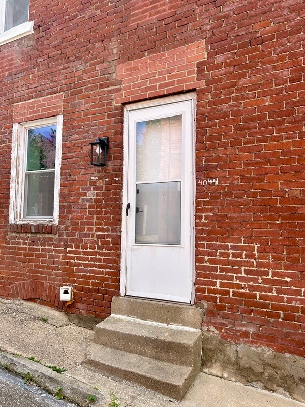 Building Photo - 4044 Geneva St