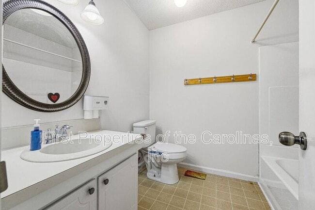 Building Photo - 810 Applegate Ct