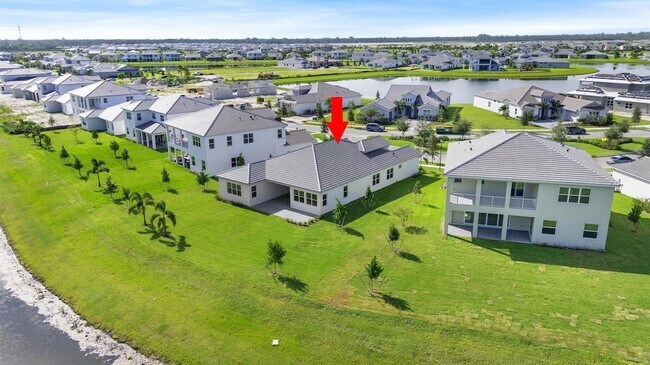 Building Photo - 15144 Wildwood Cir