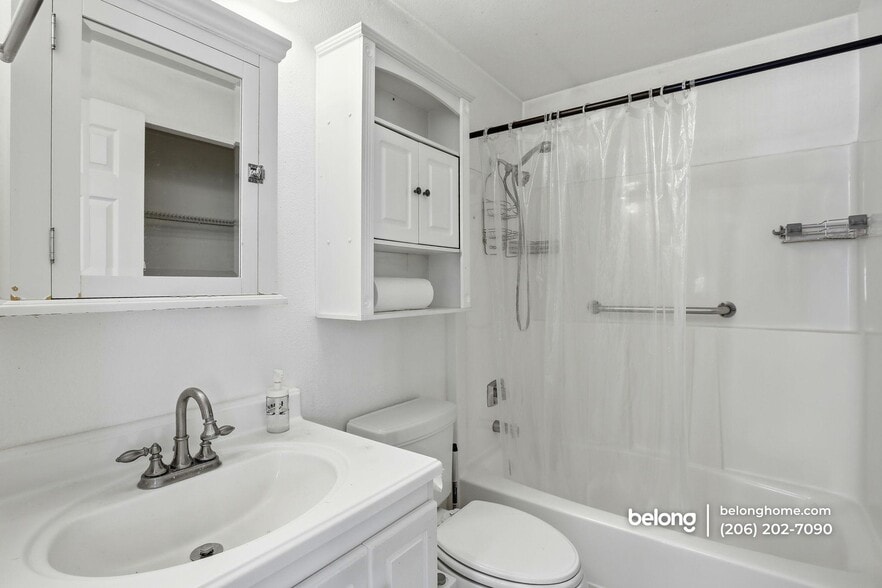 Building Photo - 9243 Palatine Ave N