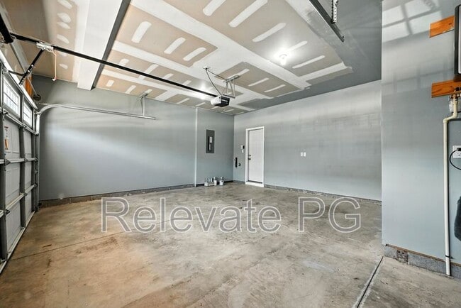 Building Photo - 9893 Honeybee Dr