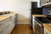 Building Photo - 425 Campbell Ave SW